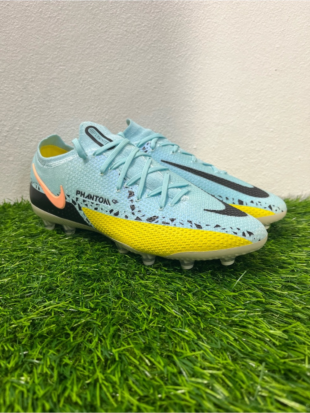 NIKE Phantom GT2 Elite AG-Pro Soccer Cleats Mens 6.5 / Woman8 Glacier Ice DC0748